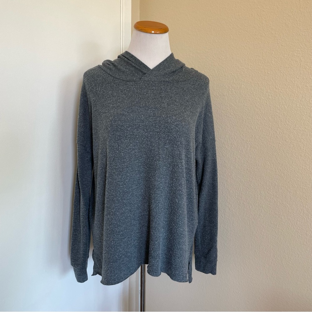 5 FOR $25 SALE 💗 Gray Hooded Long Sleeve Top Super Soft